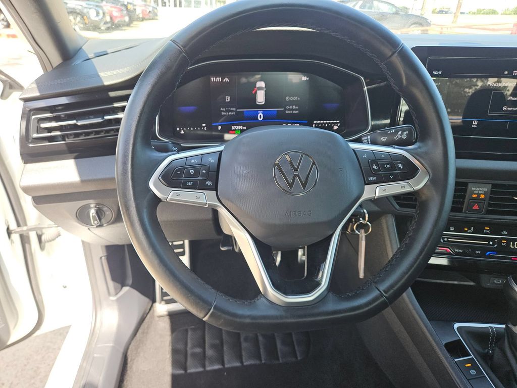 Thumbnail: 2025 Volkswagen Jetta - 18