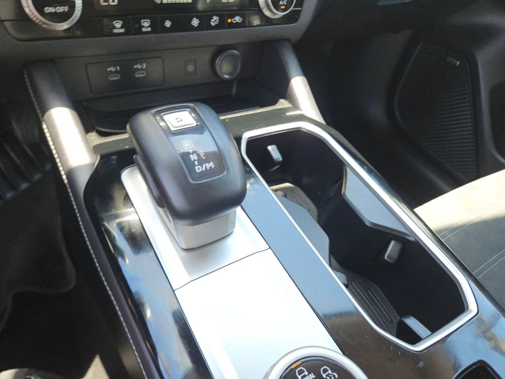 Thumbnail: 2025 Mitsubishi Outlander - 29