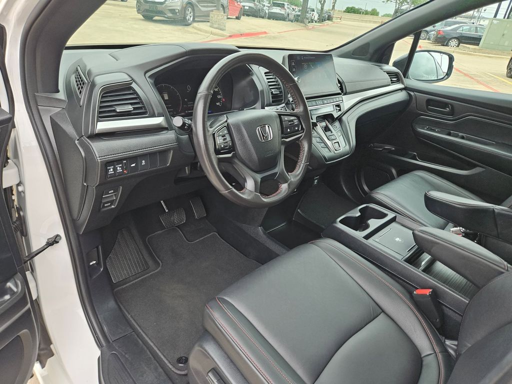 Thumbnail: 2025 Honda Odyssey - 13