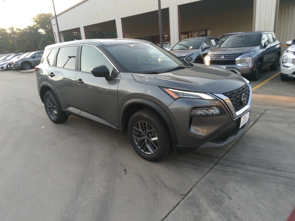 Thumbnail: 2023 Nissan Rogue - 3