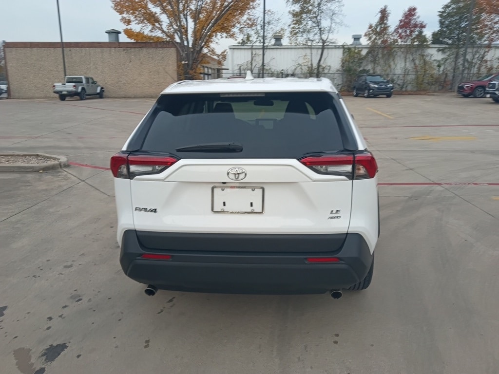 Thumbnail: 2025 Toyota RAV4 - 10