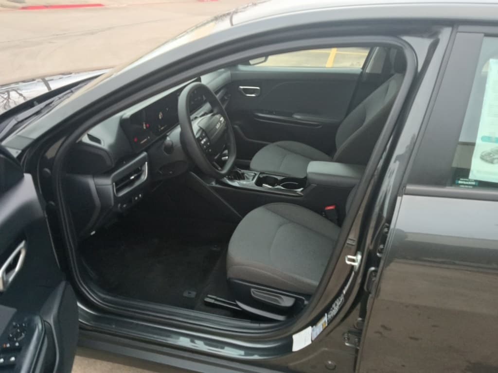 Thumbnail: 2025 Kia K4 - 3