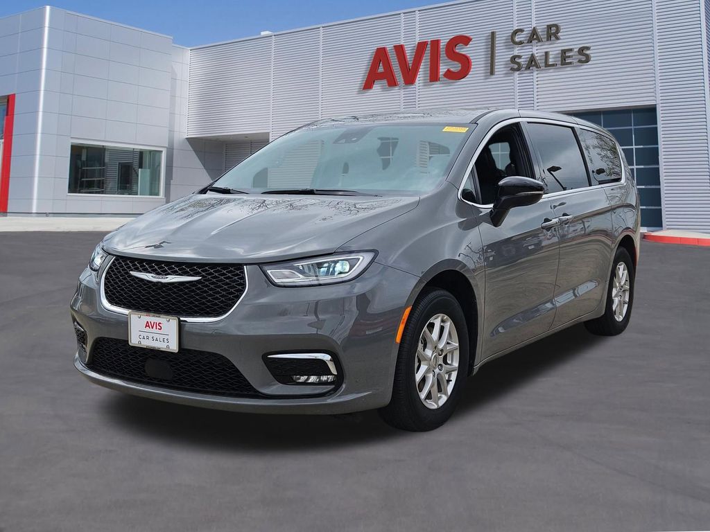 Thumbnail: 2025 Chrysler Pacifica - 1