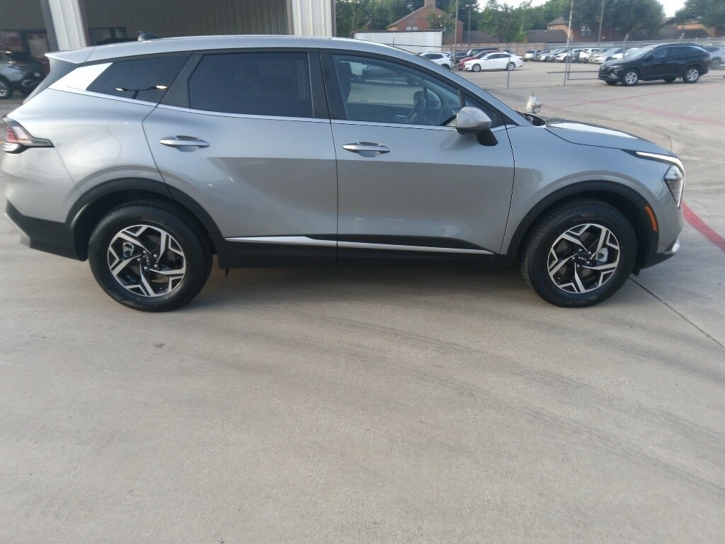 Thumbnail: 2024 Kia Sportage - 7