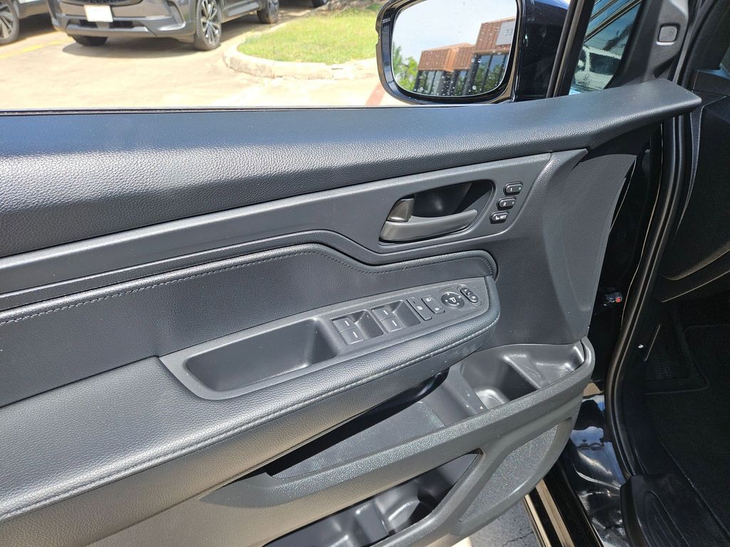 Thumbnail: 2025 Honda Odyssey - 15