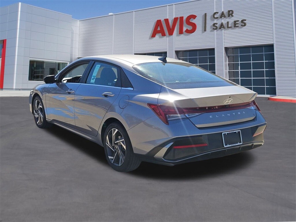 Thumbnail: 2025 Hyundai Elantra - 3