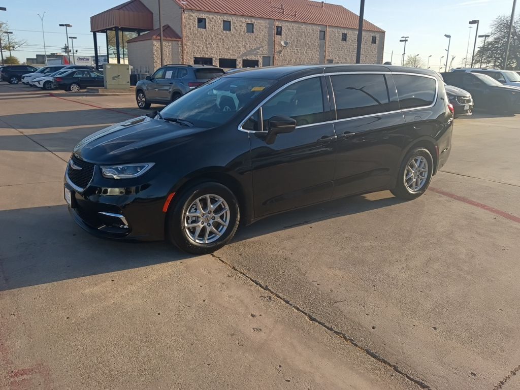 Thumbnail: 2025 Chrysler Pacifica - 1