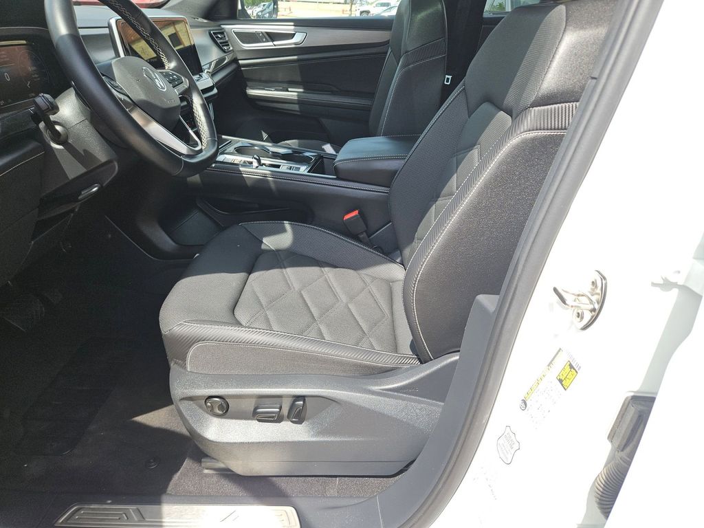 Thumbnail: 2025 Volkswagen Atlas - 14