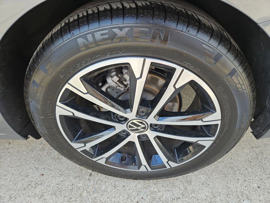 Thumbnail: 2025 Volkswagen Jetta - 24