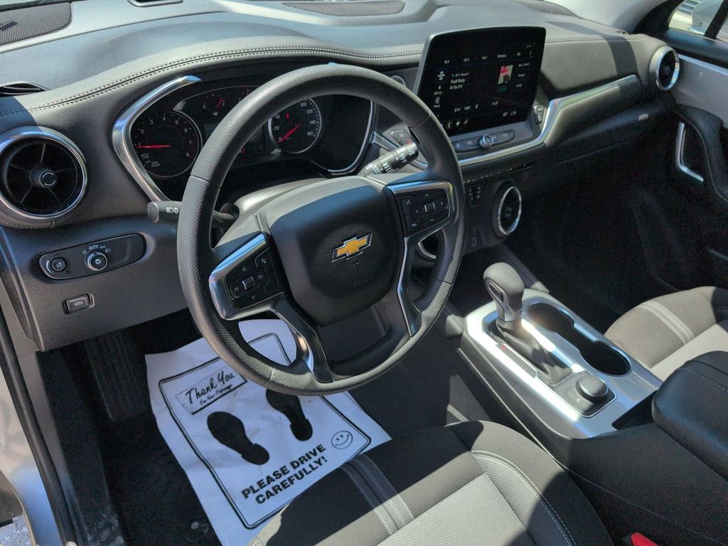 Thumbnail: 2025 Chevrolet Blazer - 15