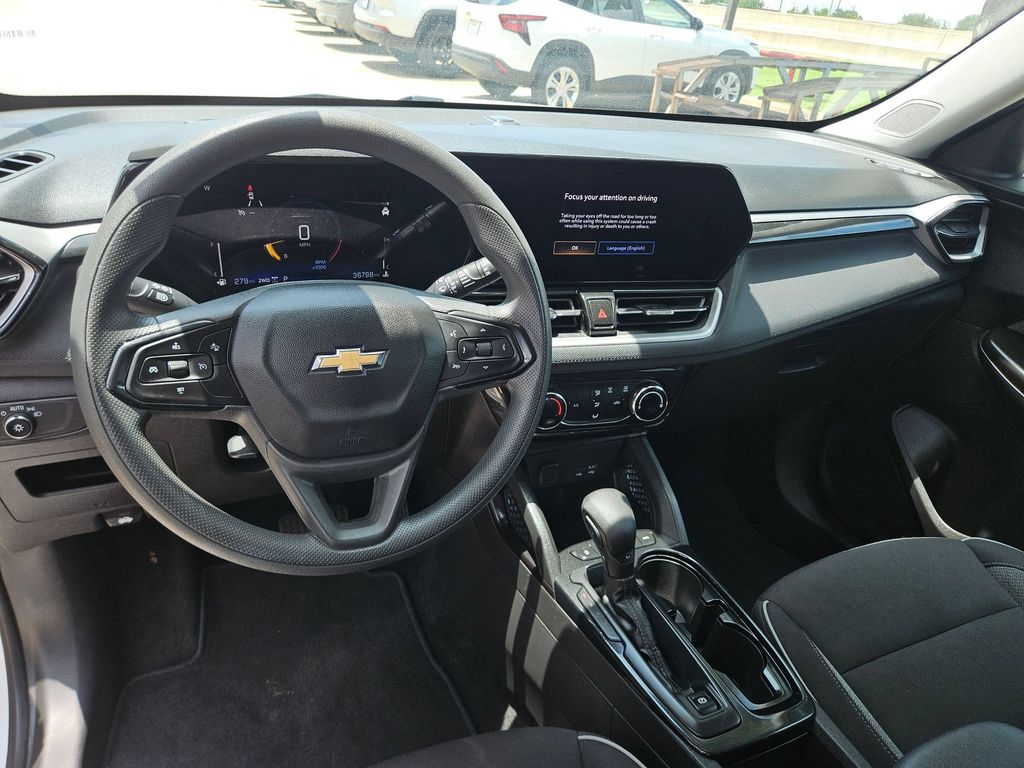 Thumbnail: 2025 Chevrolet TrailBlazer - 16