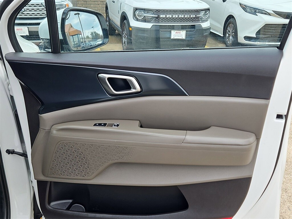 Thumbnail: 2025 Kia Carnival - 34