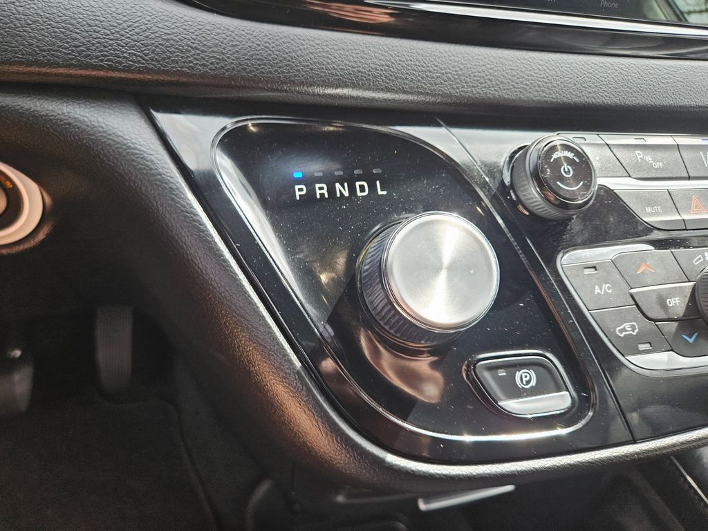 Thumbnail: 2025 Chrysler Pacifica - 28