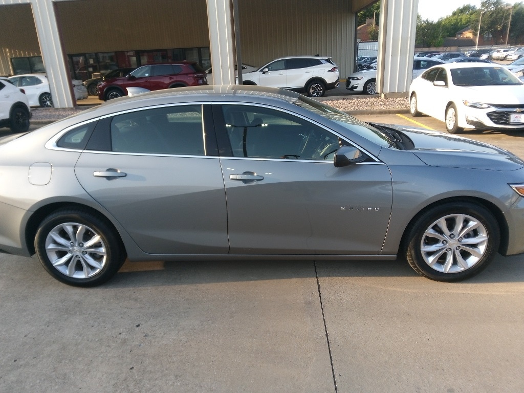 Thumbnail: 2023 Chevrolet Malibu - 5