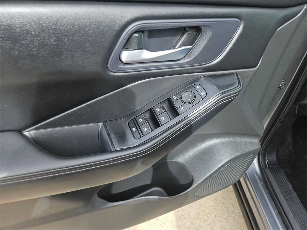 Thumbnail: 2024 Nissan Rogue - 15