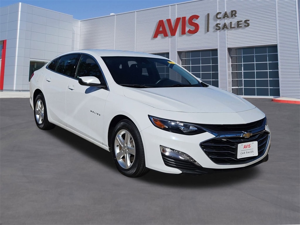 Thumbnail: 2023 Chevrolet Malibu - 9