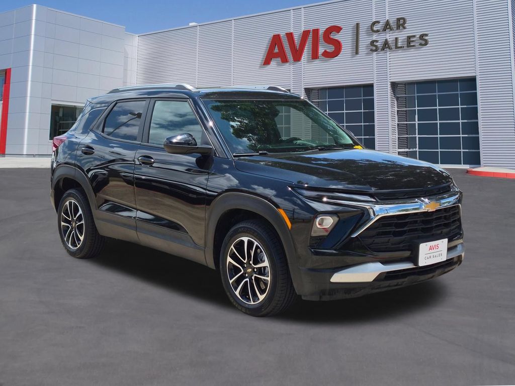 Thumbnail: 2025 Chevrolet TrailBlazer - 3