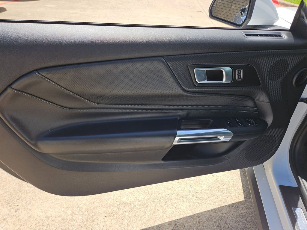 Thumbnail: 2025 Ford Mustang - 14