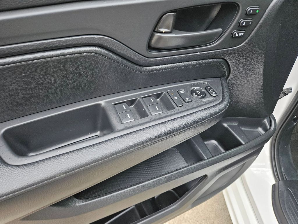 Thumbnail: 2025 Honda Odyssey - 14