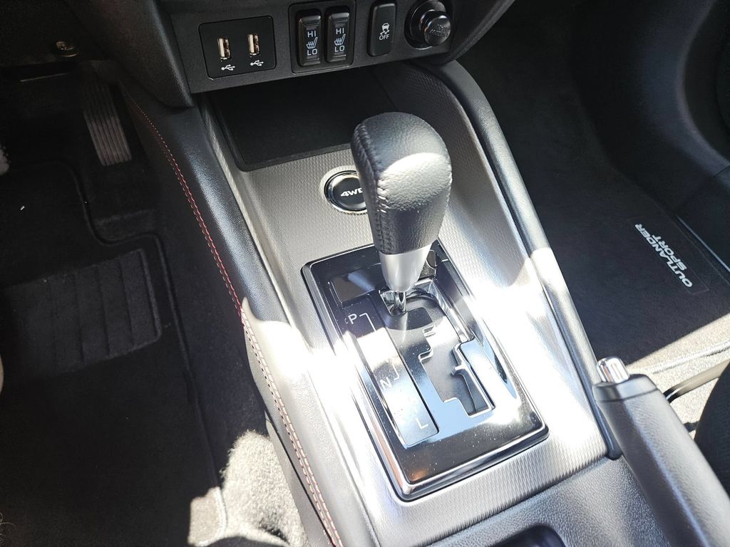 Thumbnail: 2025 Mitsubishi Outlander Sport - 29