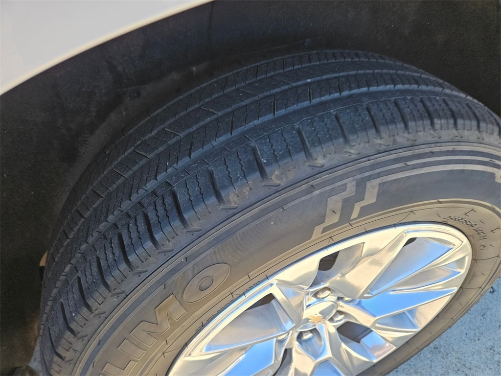 Thumbnail: 2023 Chevrolet Suburban - 26