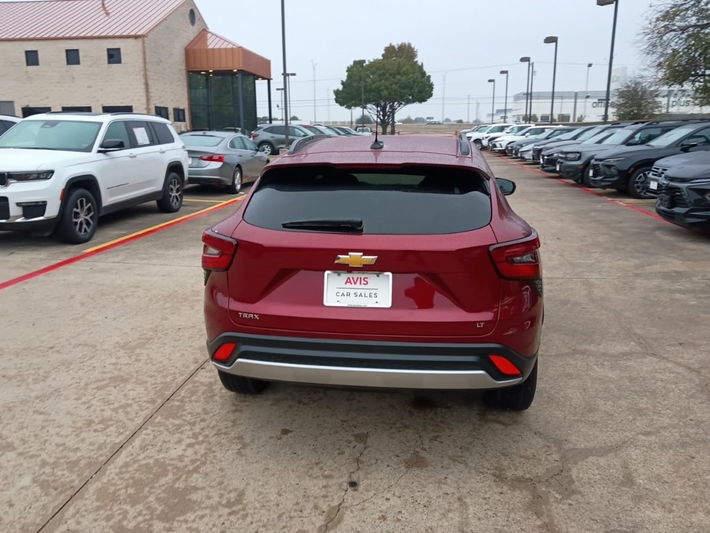 Thumbnail: 2025 Chevrolet Trax - 6