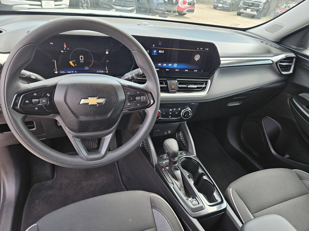 Thumbnail: 2025 Chevrolet TrailBlazer - 16