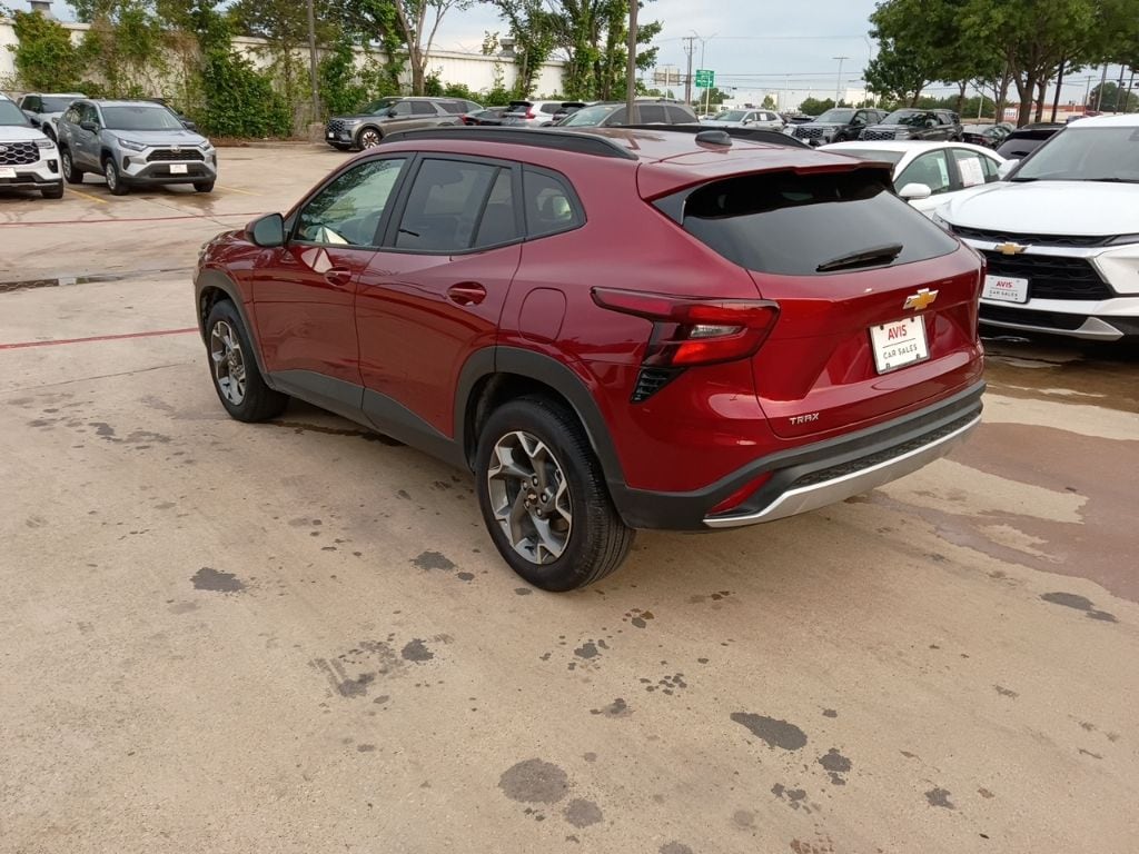 Thumbnail: 2025 Chevrolet Trax - 8