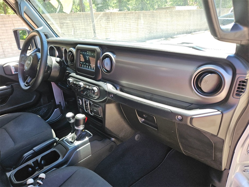 Thumbnail: 2023 Jeep Gladiator - 31