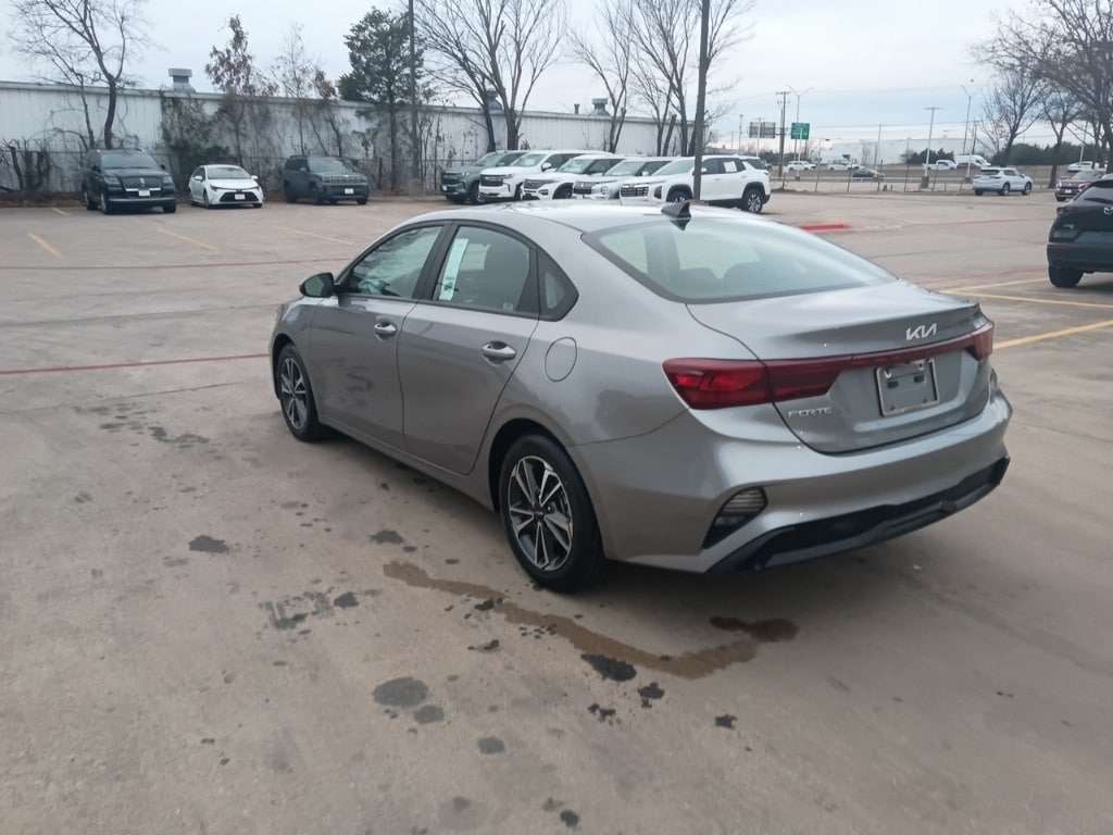 Thumbnail: 2024 Kia Forte - 11