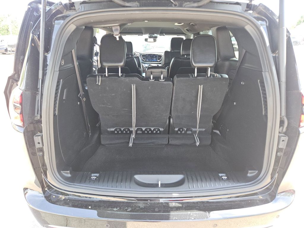 Thumbnail: 2025 Chrysler Pacifica - 24