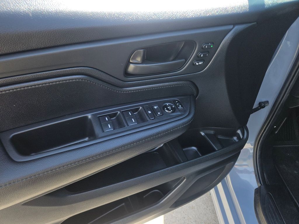 Thumbnail: 2025 Honda Odyssey - 15