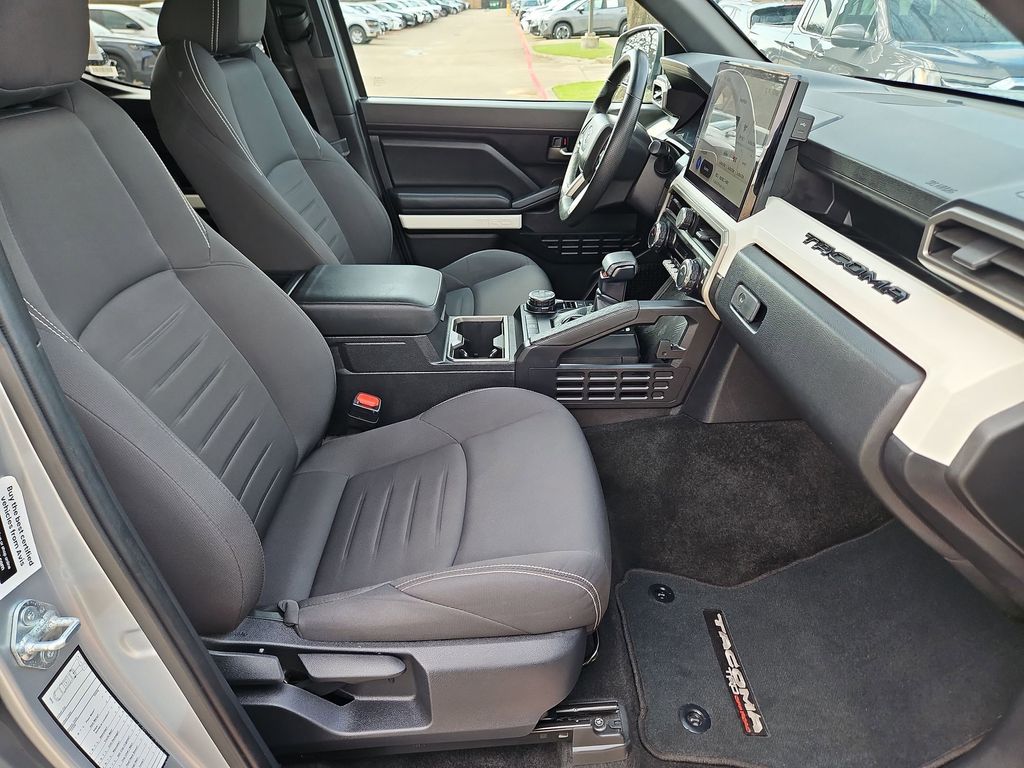 Thumbnail: 2024 Toyota Tacoma - 31