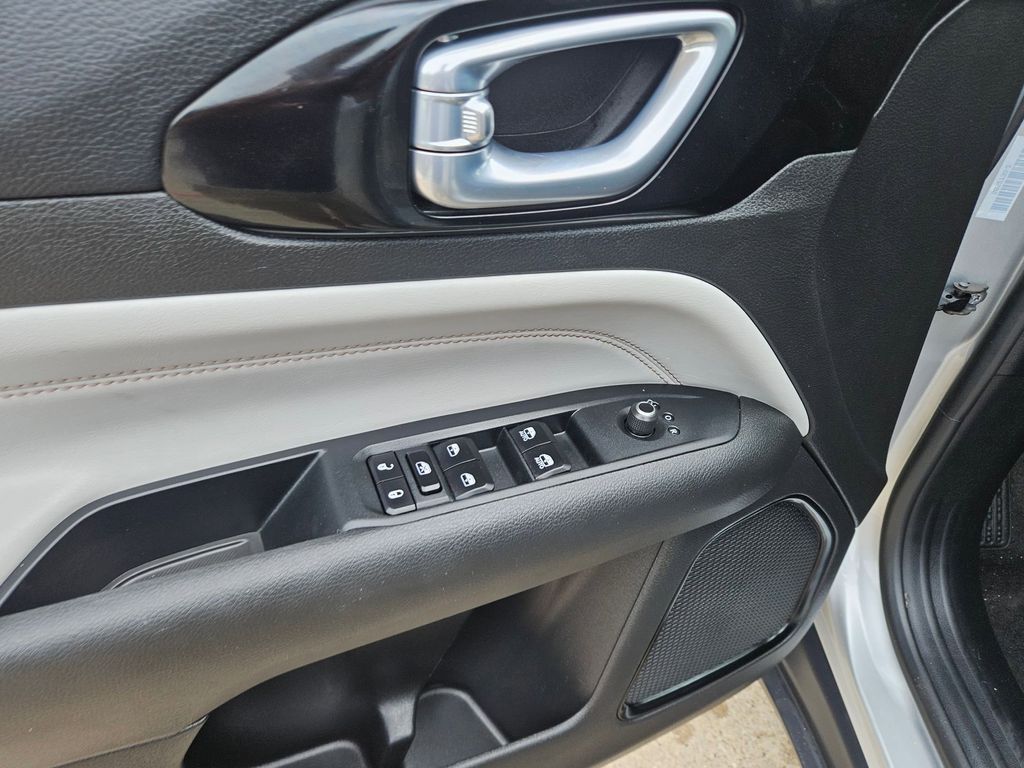 Thumbnail: 2025 Jeep Compass - 15