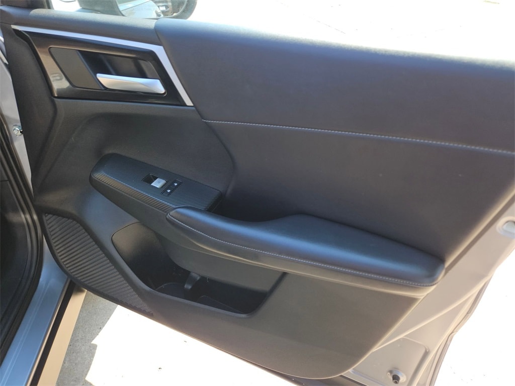 Thumbnail: 2024 Mitsubishi Outlander - 31