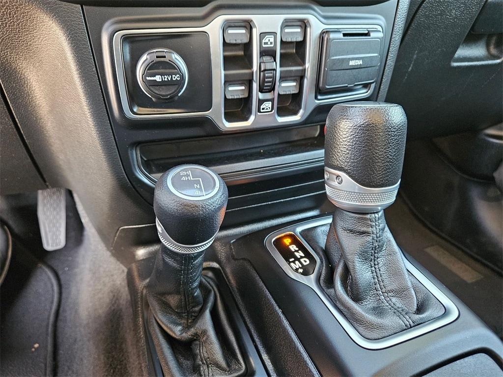 Thumbnail: 2023 Jeep Gladiator - 20