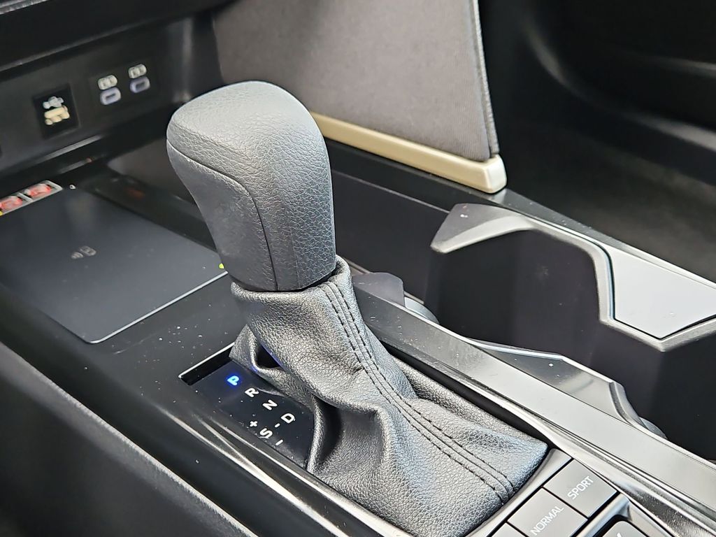 Thumbnail: 2025 Toyota Camry - 20