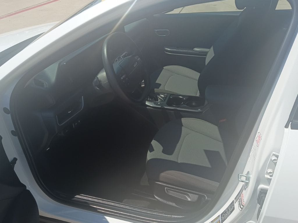 Thumbnail: 2025 Kia K4 - 4