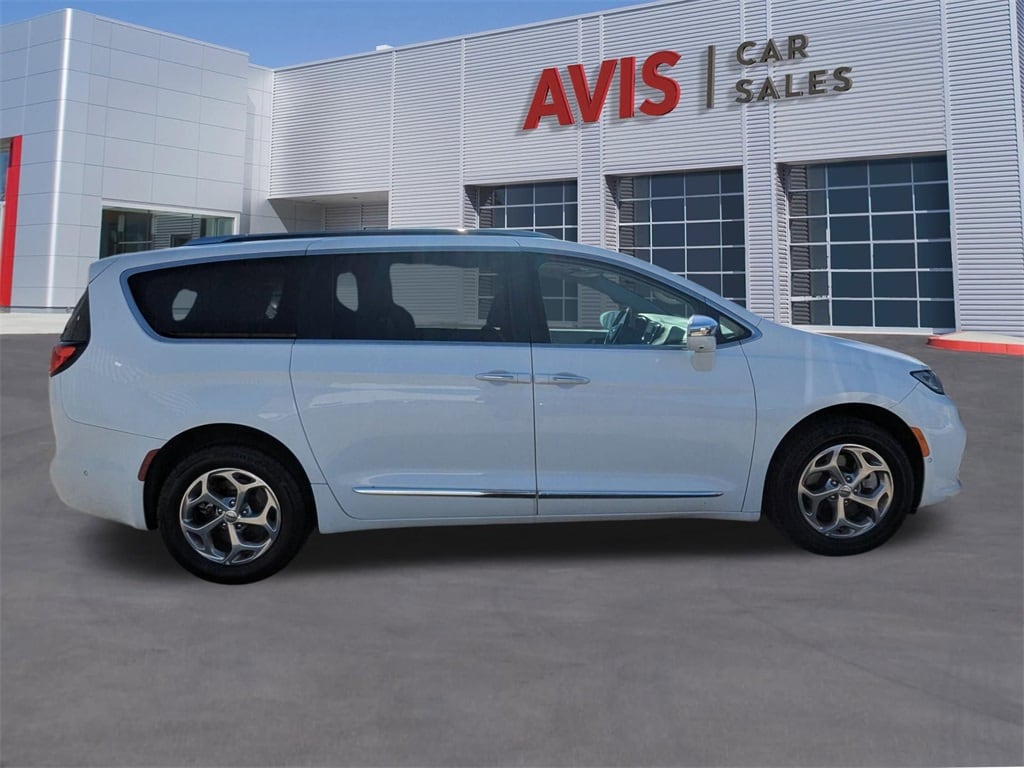 Thumbnail: 2021 Chrysler Pacifica - 5
