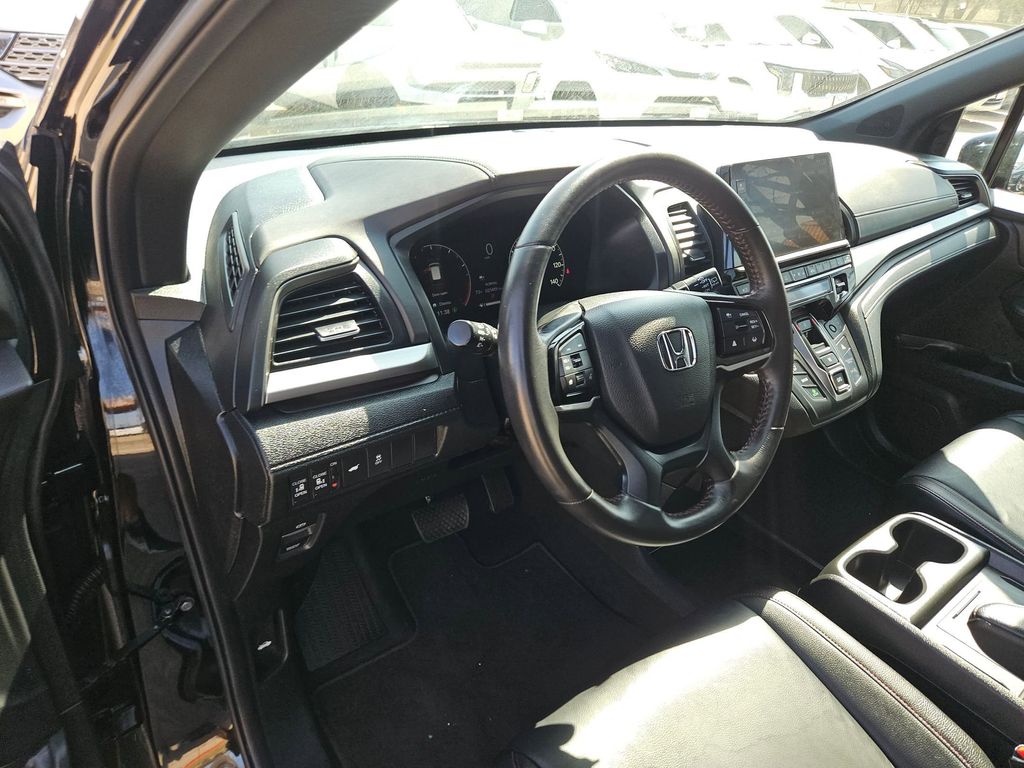 Thumbnail: 2025 Honda Odyssey - 11