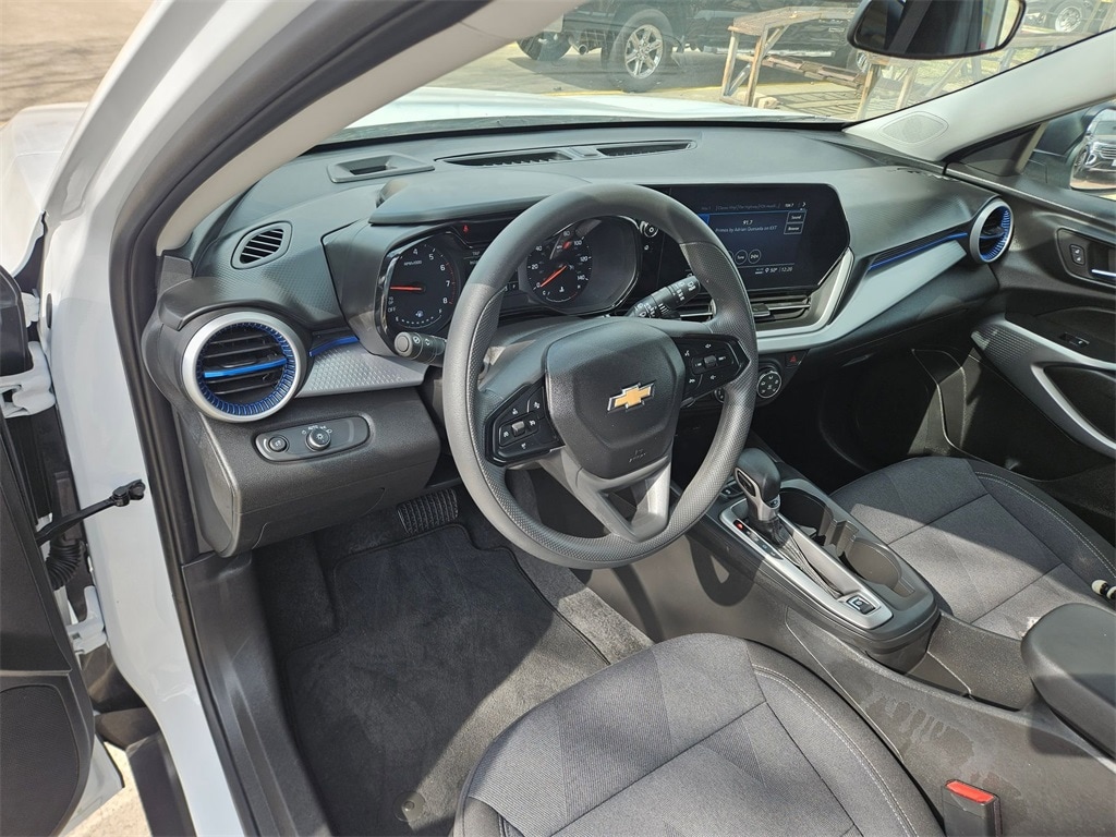 Thumbnail: 2025 Chevrolet Trax - 13