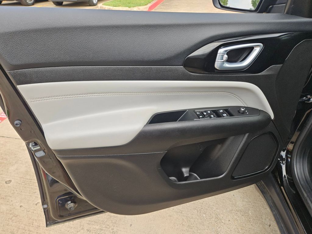 Thumbnail: 2025 Jeep Compass - 14