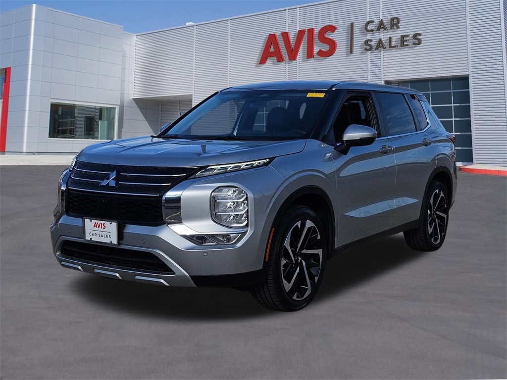 Thumbnail: 2024 Mitsubishi Outlander - 1