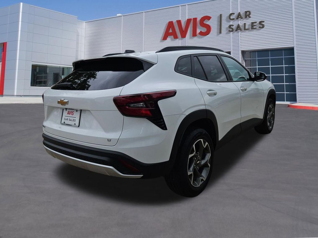 Thumbnail: 2025 Chevrolet Trax - 6