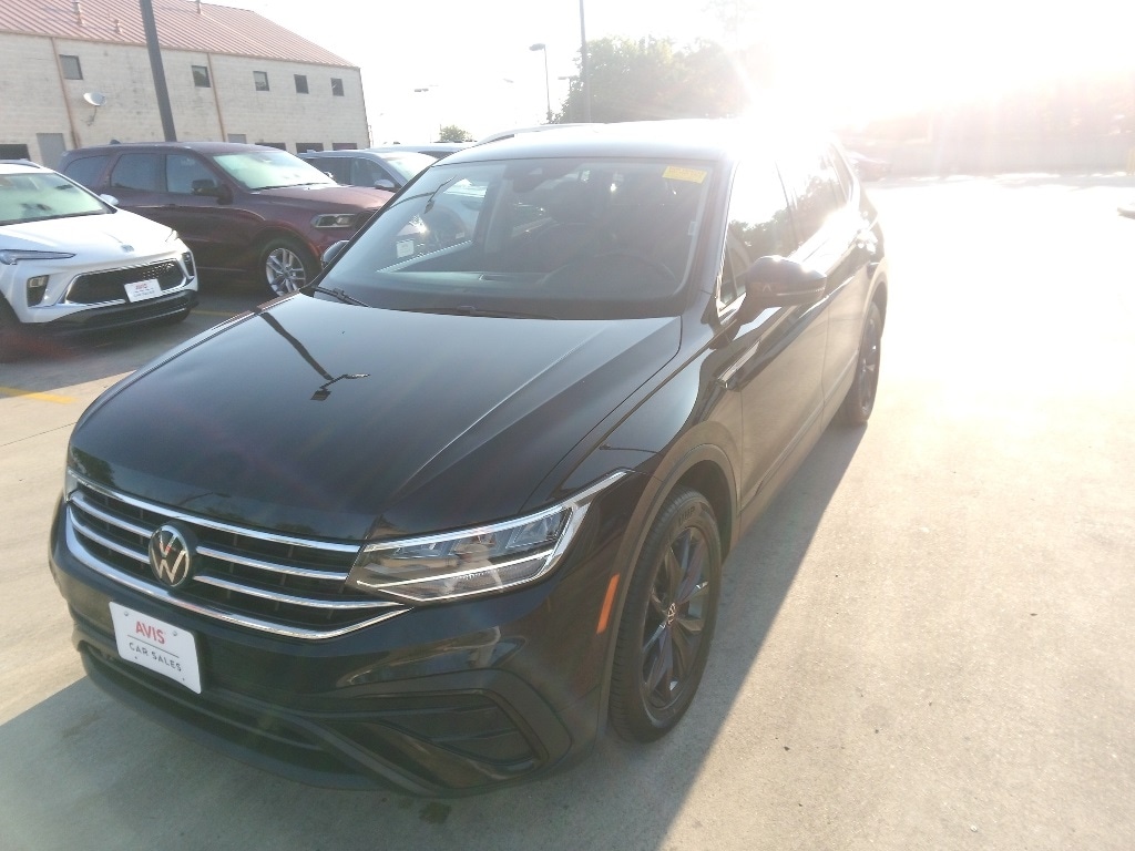 Thumbnail: 2024 Volkswagen Tiguan - 1