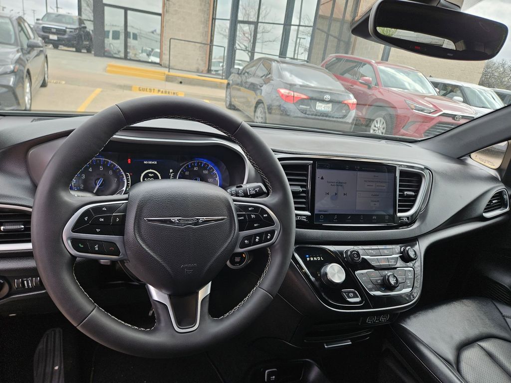 Thumbnail: 2025 Chrysler Pacifica - 16