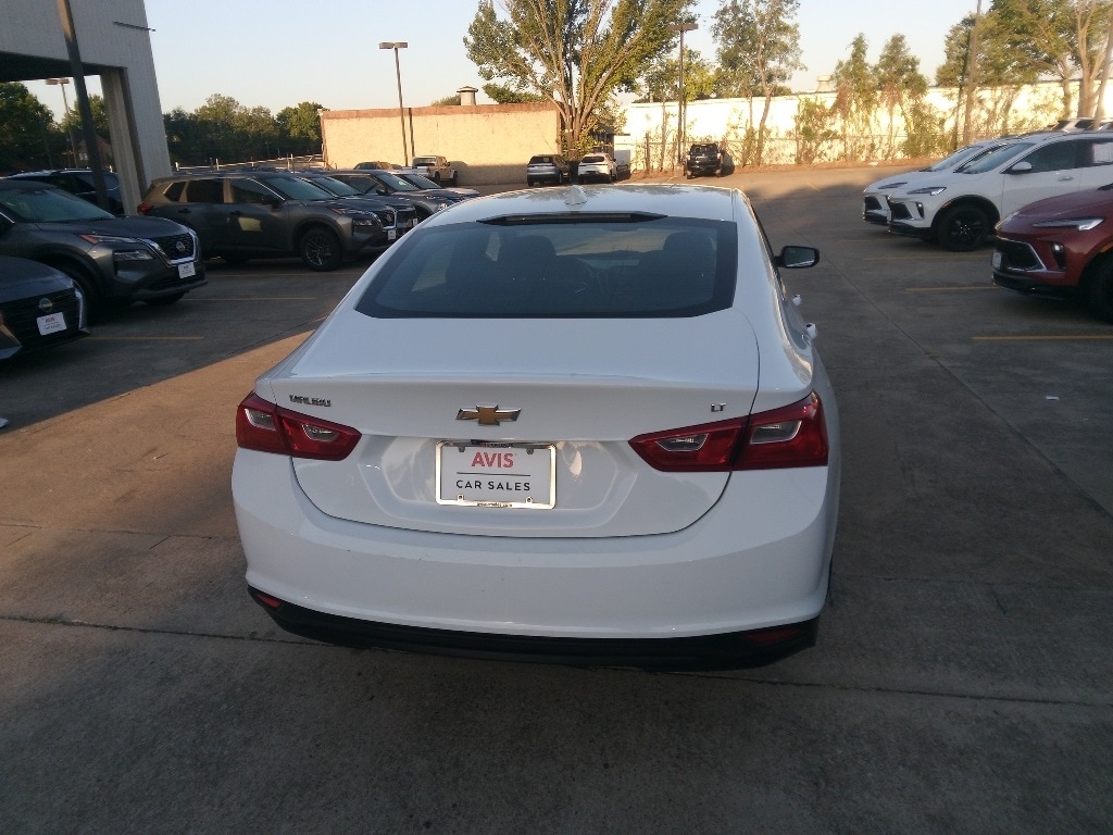 Thumbnail: 2023 Chevrolet Malibu - 10