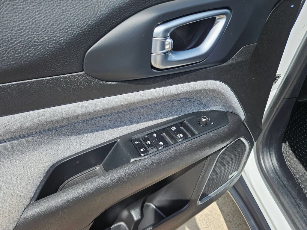 Thumbnail: 2025 Jeep Compass - 11