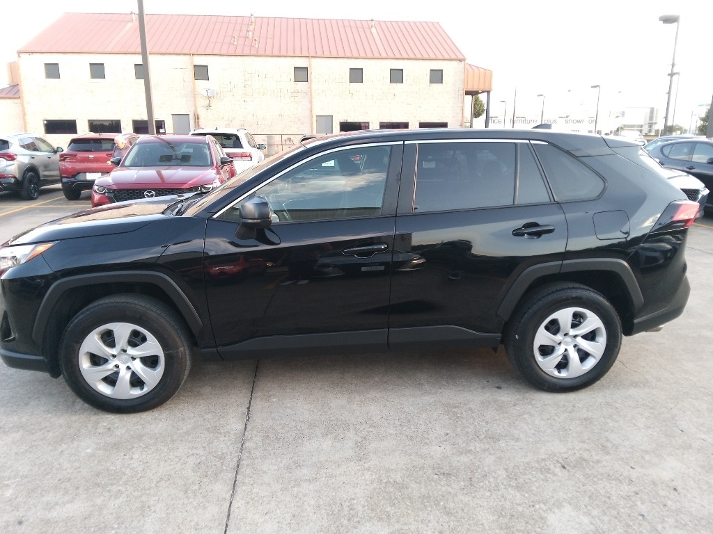 Thumbnail: 2025 Toyota RAV4 - 8