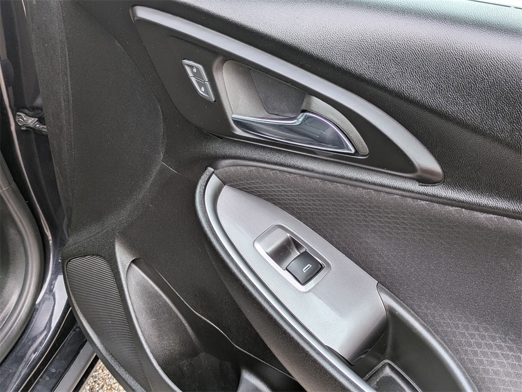 Thumbnail: 2023 Chevrolet Malibu - 30